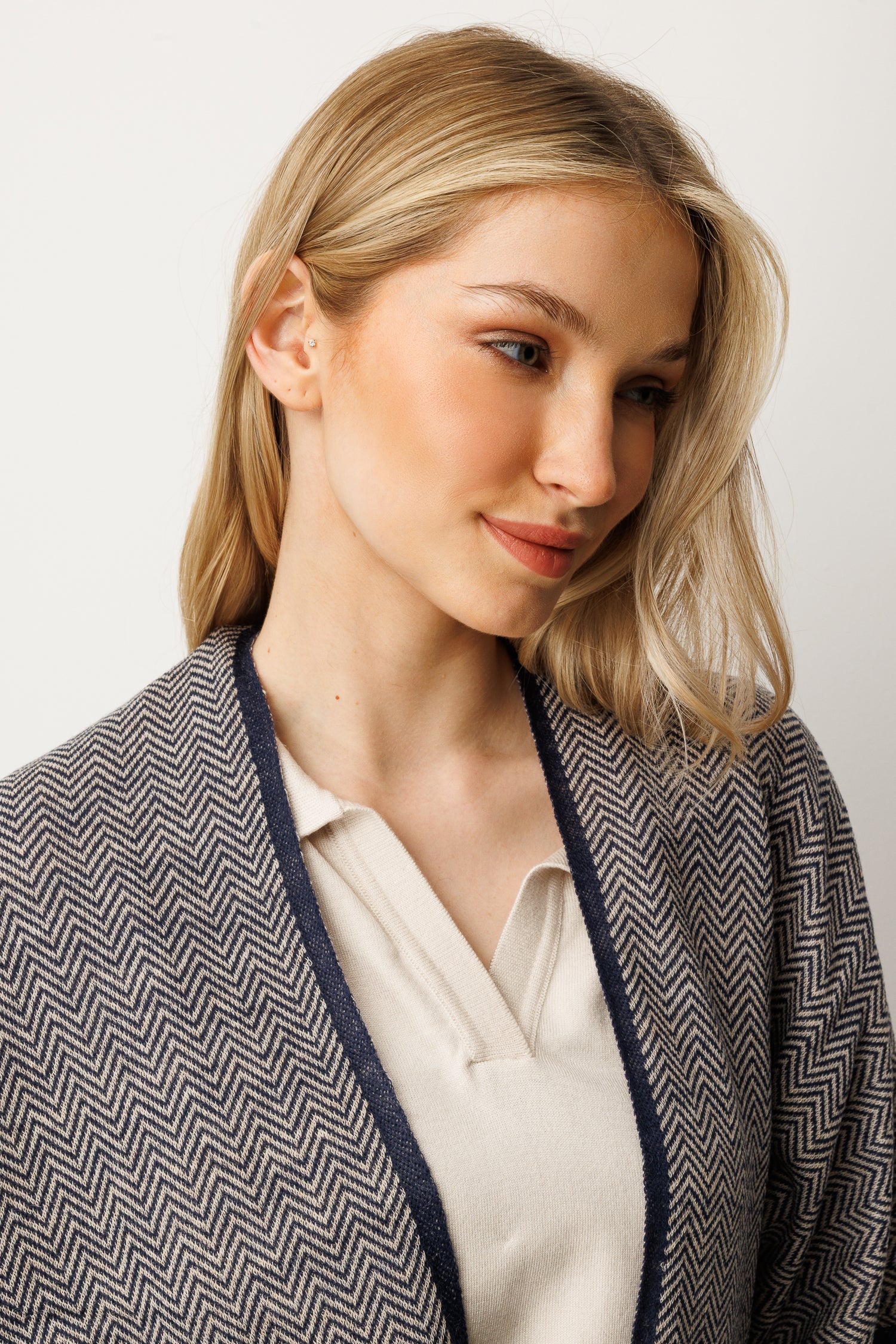 LYDIA STOLE NAVY-BEIGE