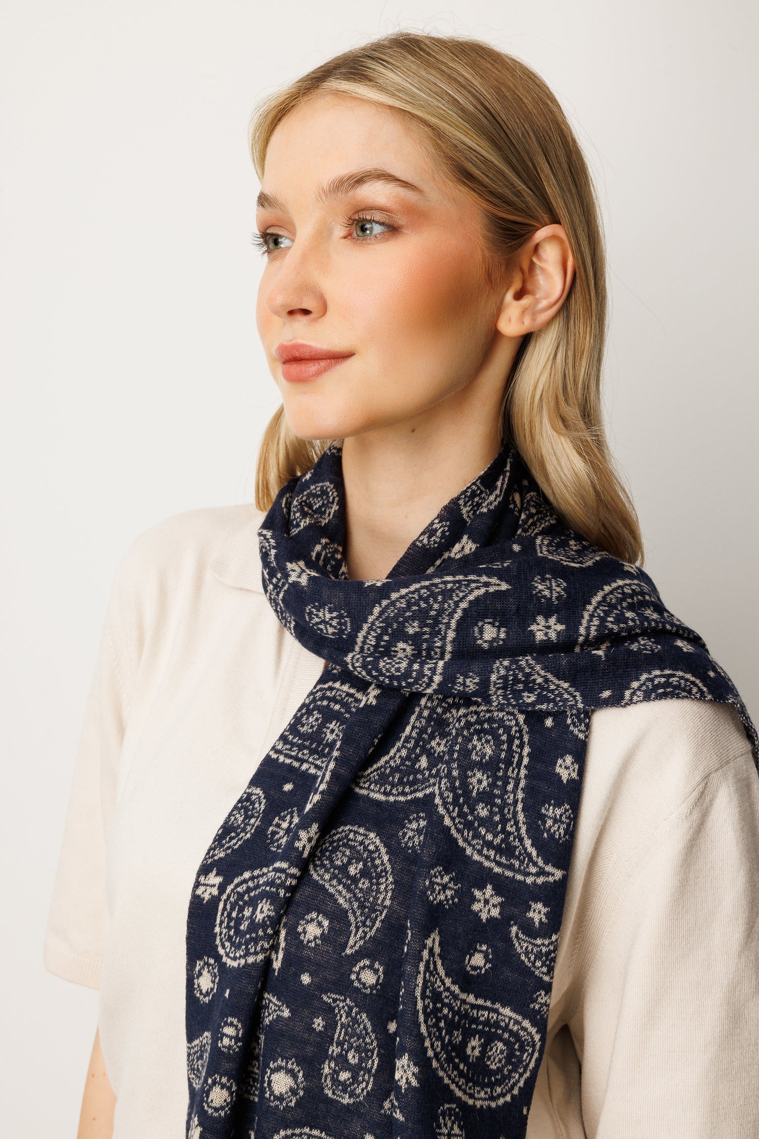 PATARA SHAWL BLACK-BEIGE
