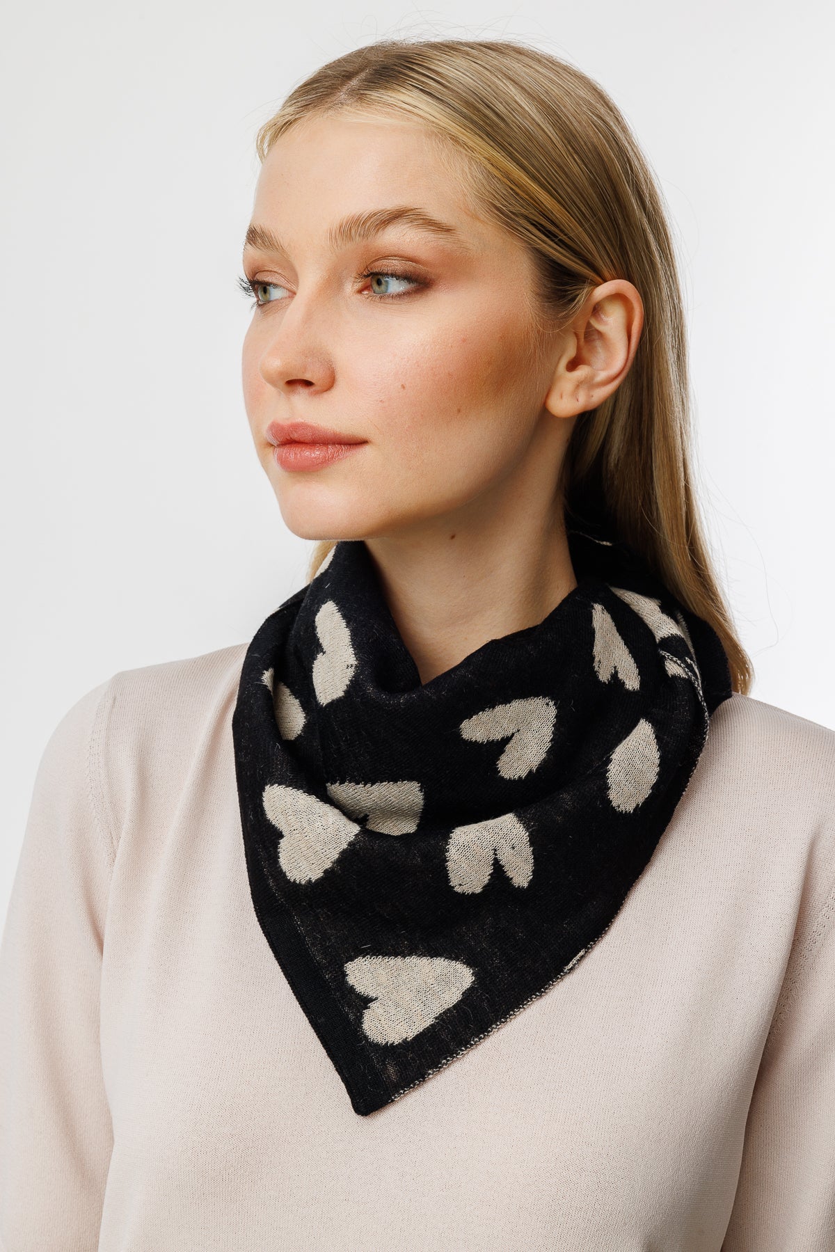 HEARTS SQUARE FOULARD BLACK-BEIGE