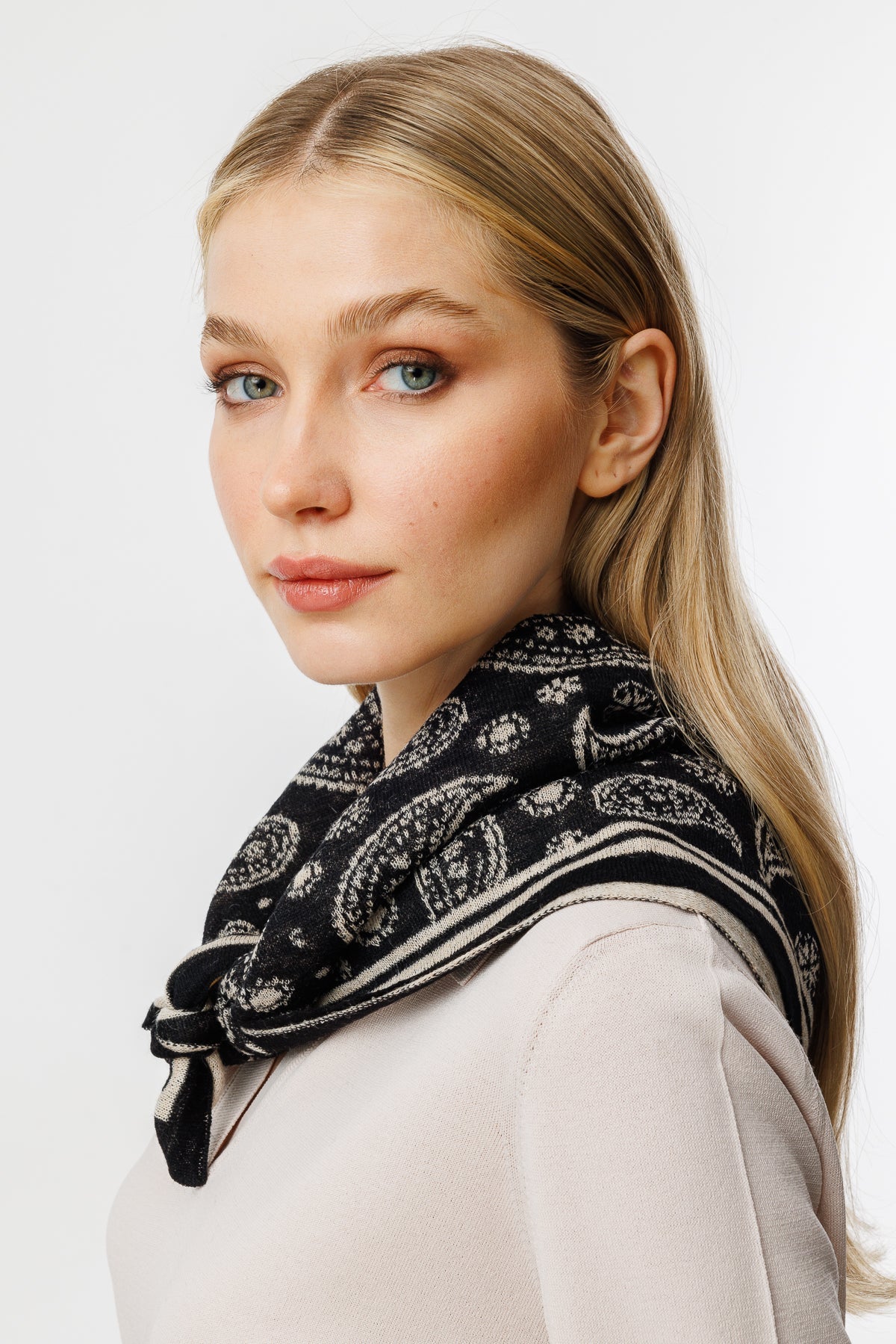 PATARA SQUARE FOULARD BLACK-BEIGE