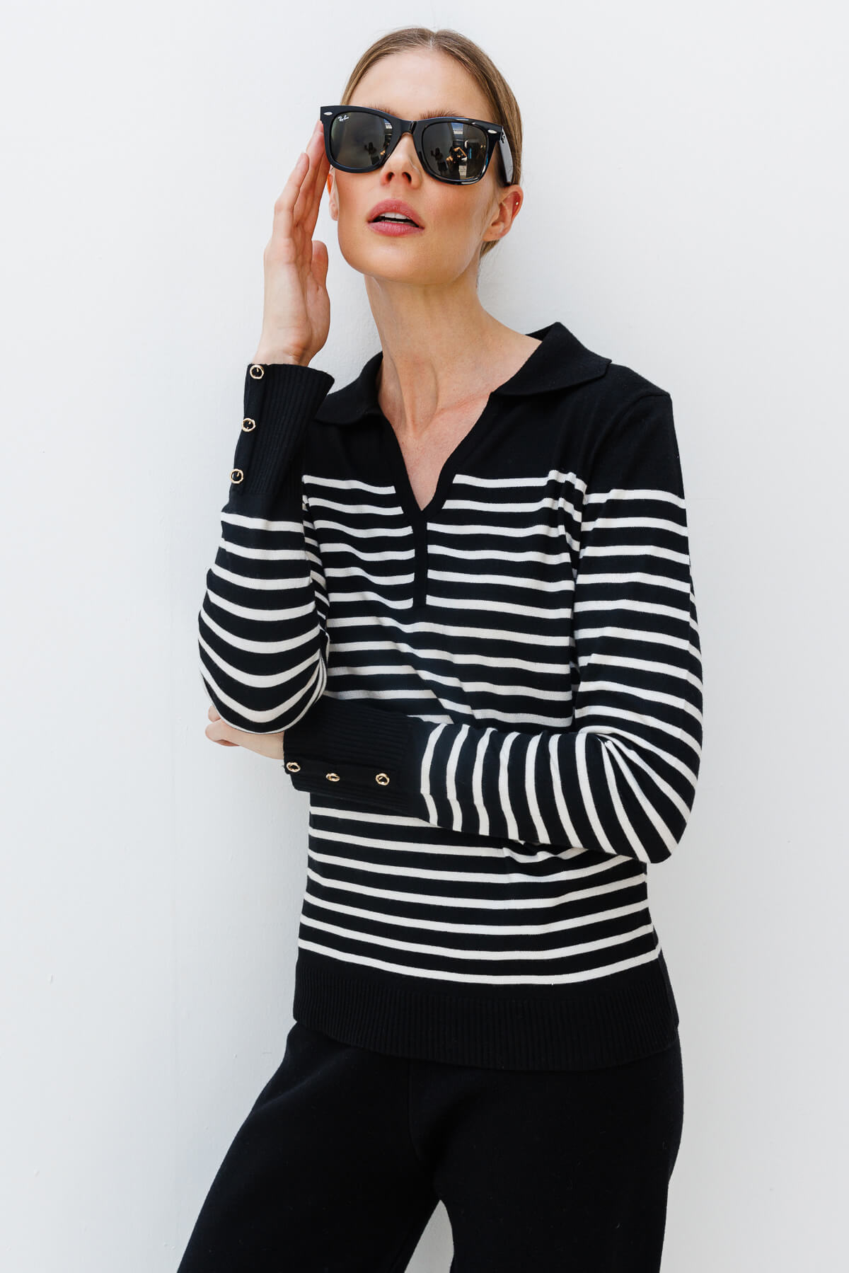 BASIC V-NECK STRIPE BLOUSE BLACK