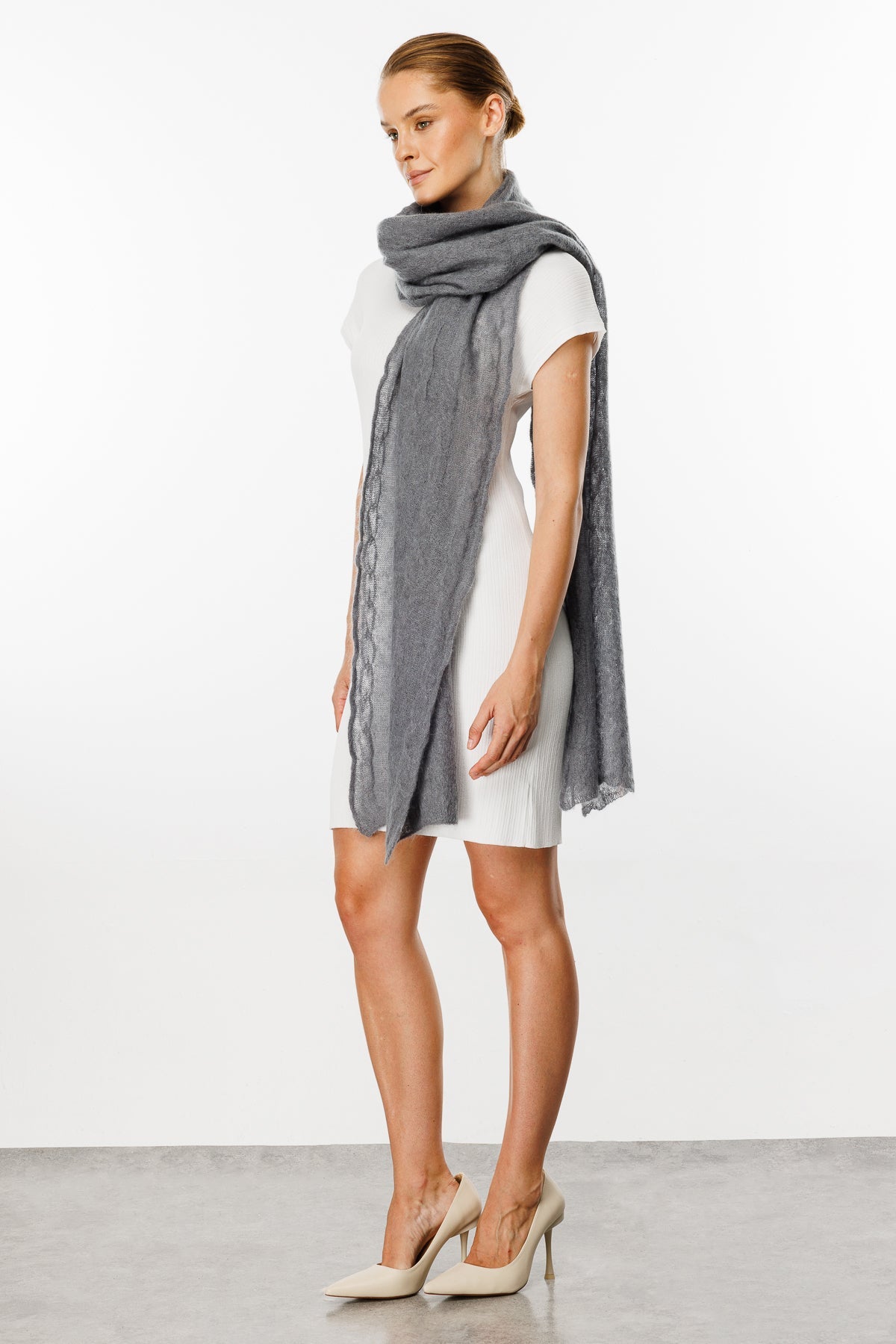 ARINNA SCARF GRAY-CABLE KNIT