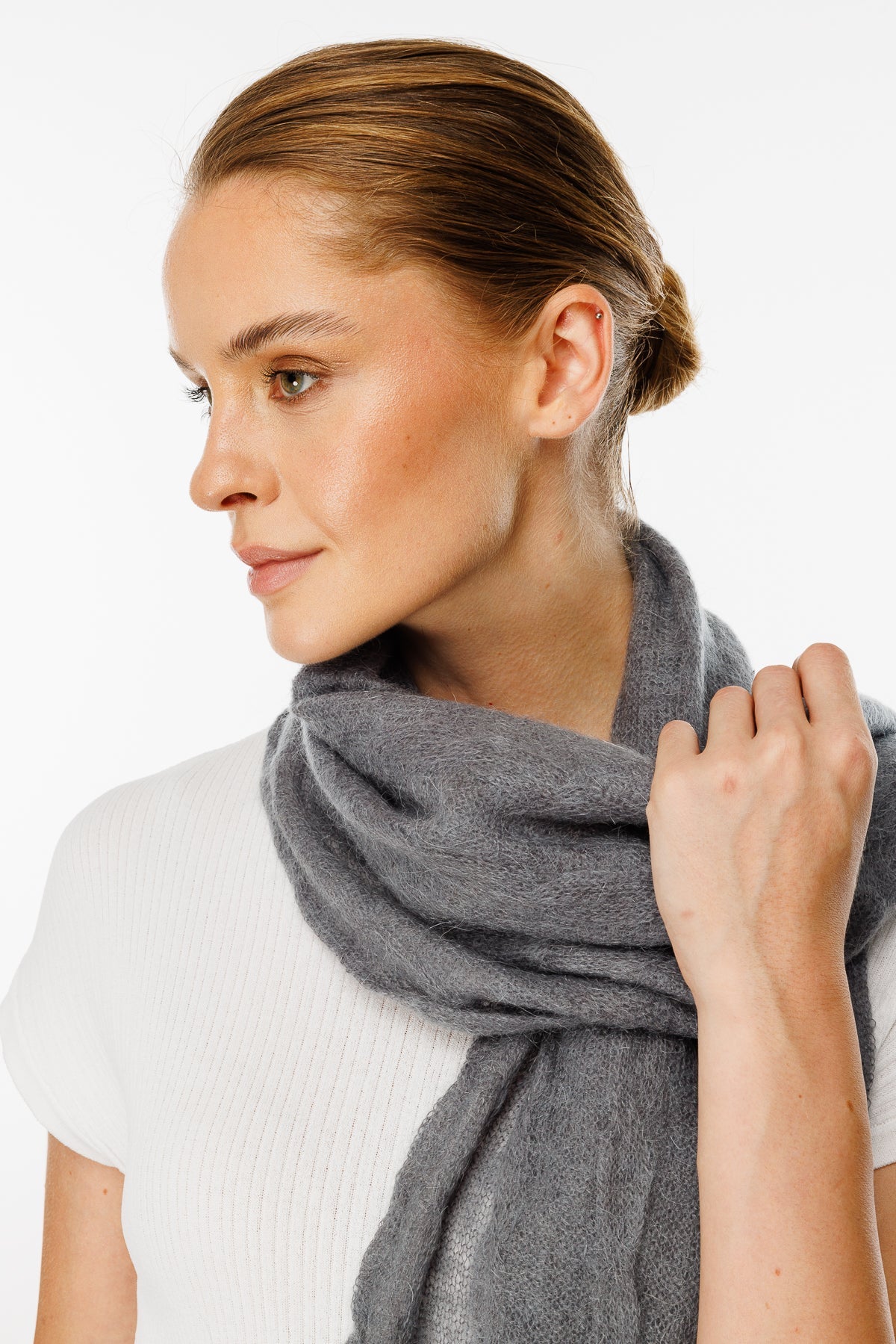 ARINNA SCARF GRAY-CABLE KNIT