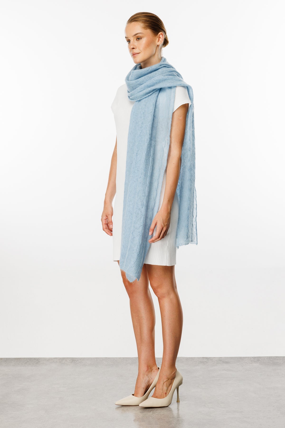 ARINNA SCARF BLUE-CABLE KNIT