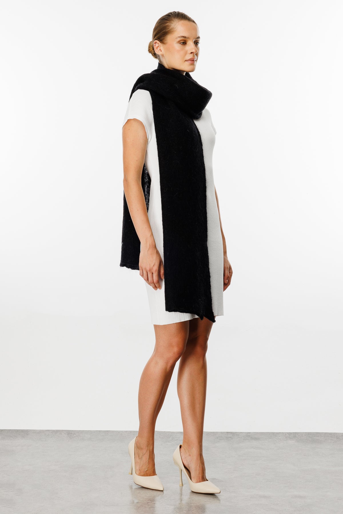 HATTUSA SCARF BLACK-BASIC KNIT