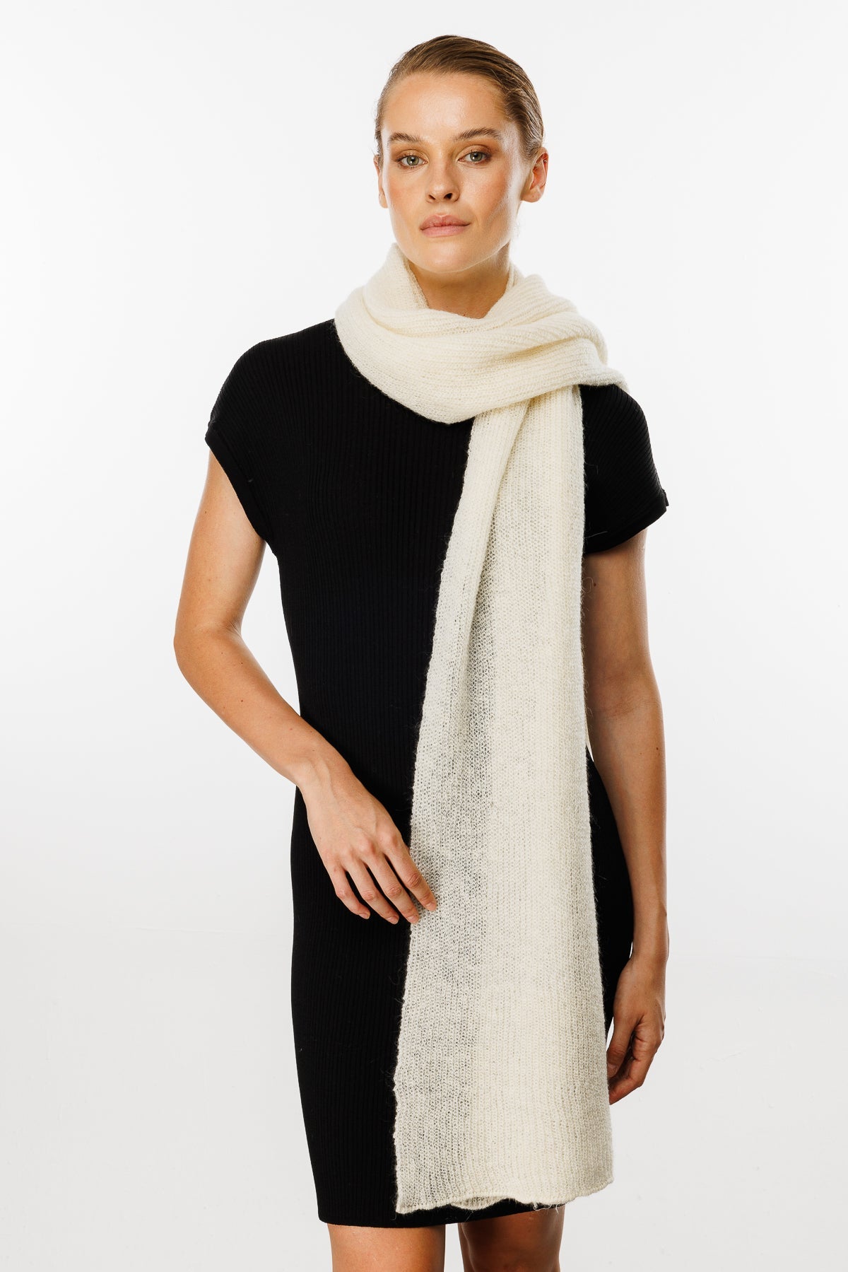 HATTUSA SCARF ECRU-BASIC KNIT