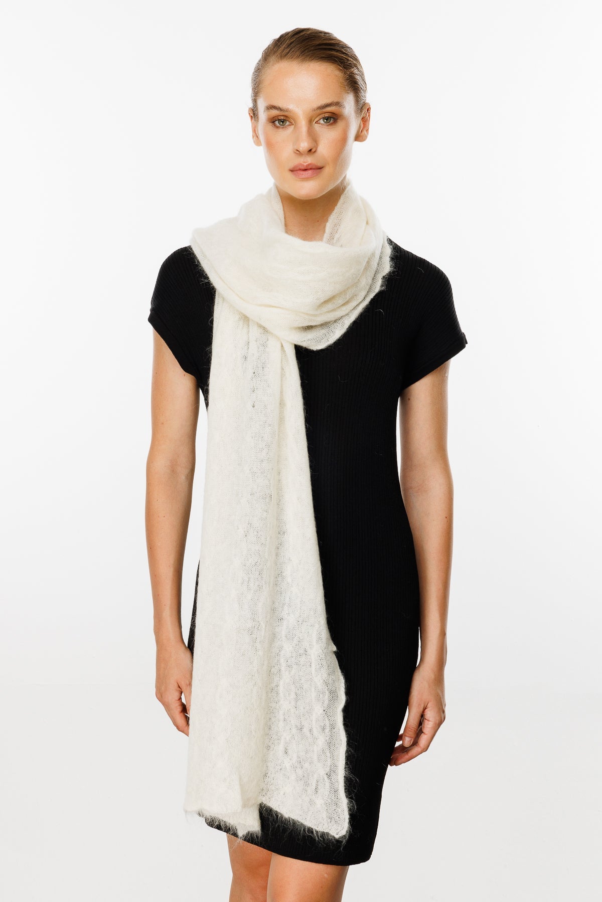 ARINNA ECRU-CABLE KNIT