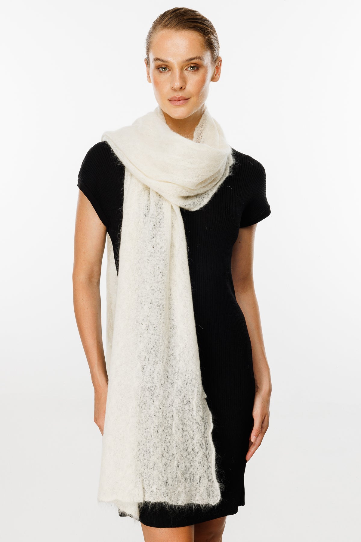 ARINNA ECRU-CABLE KNIT