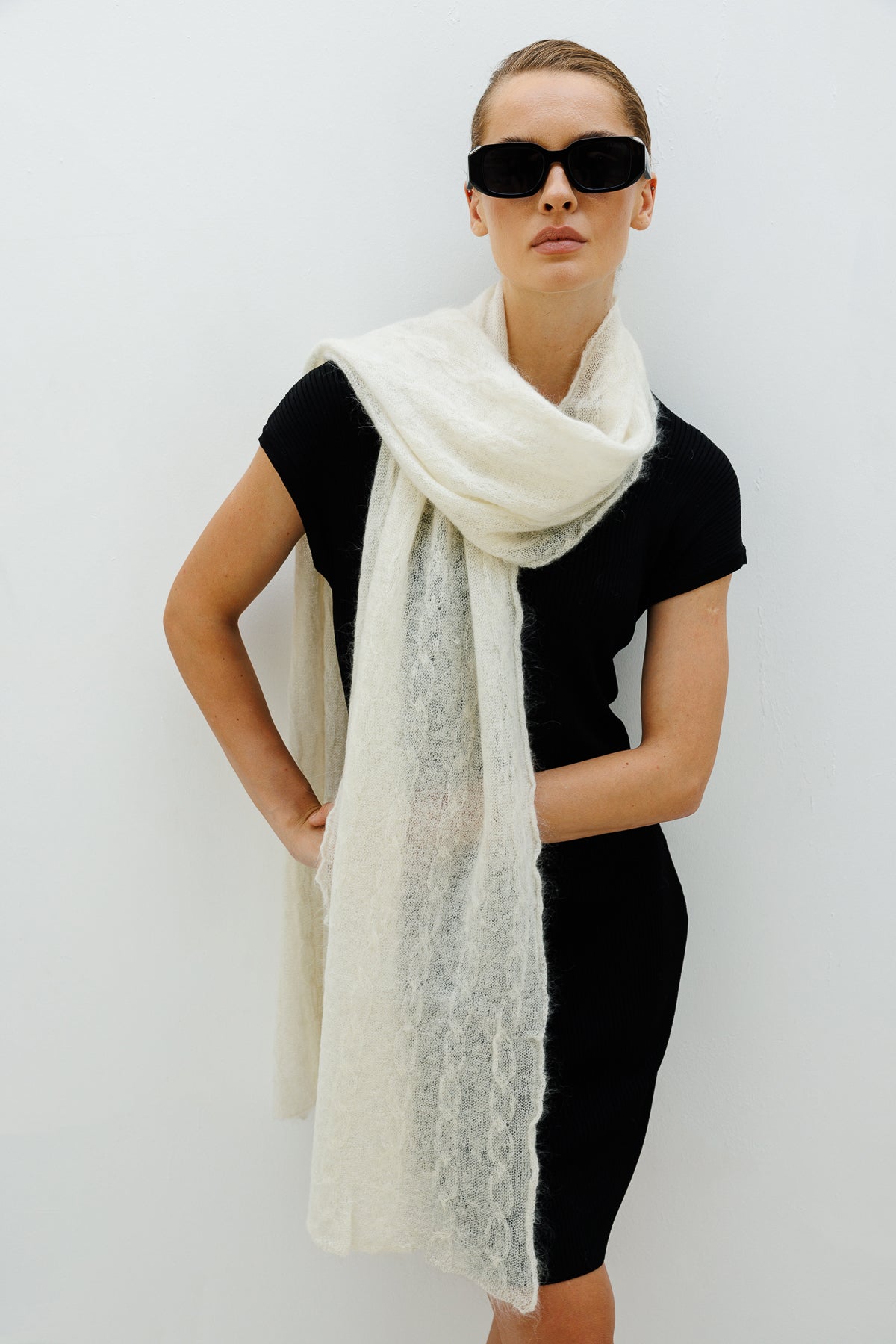 ARINNA ECRU-CABLE KNIT