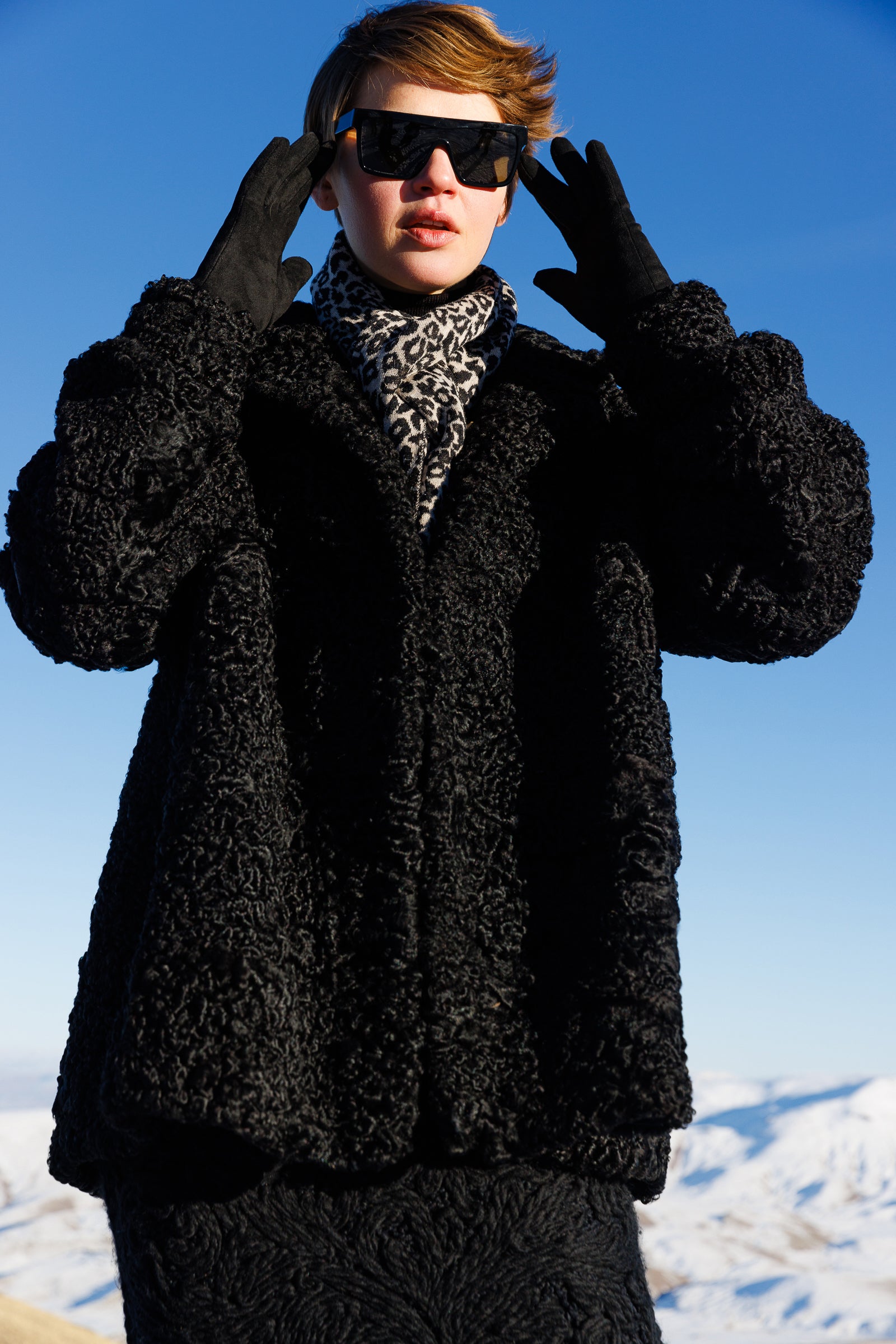 LEOPARD SHAWL BLACK-BEIGE