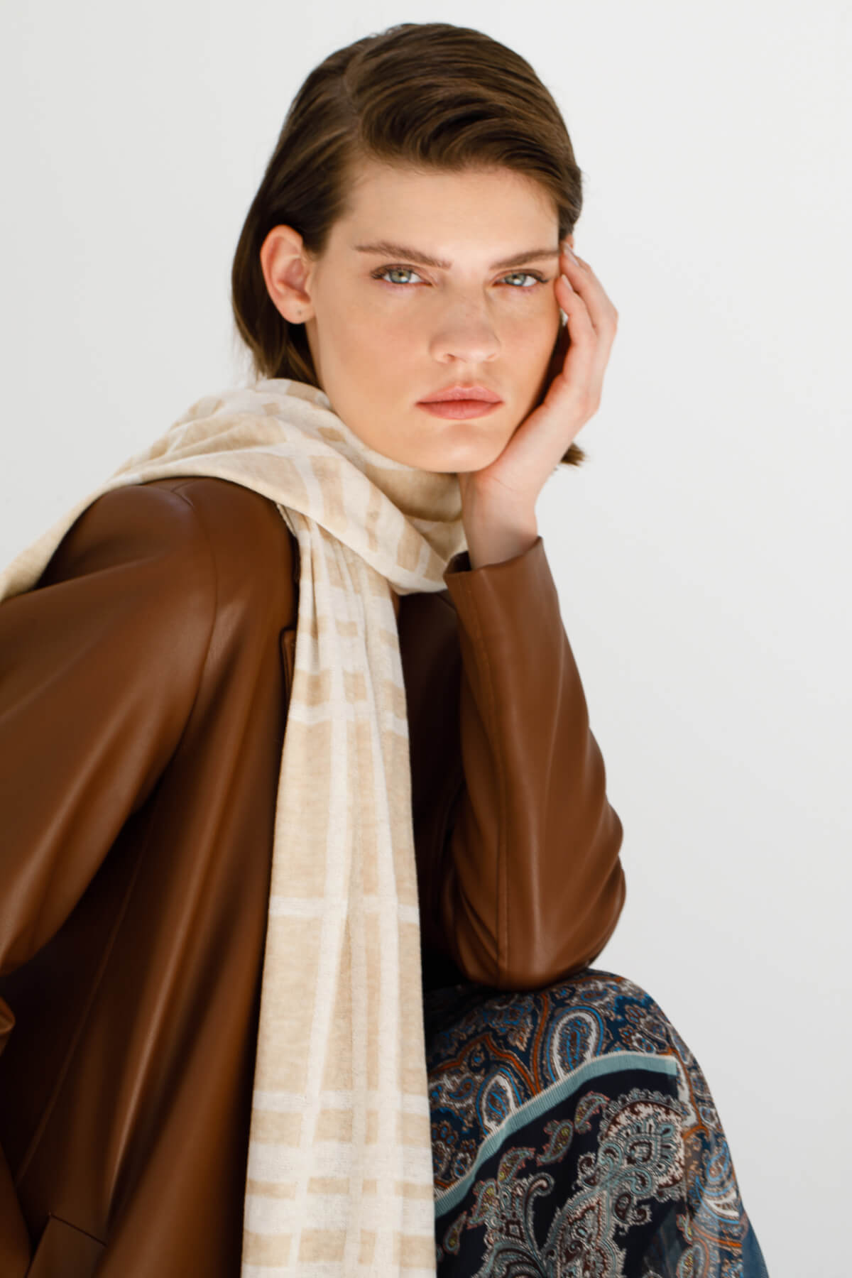 GALATIA SCARF ECRU-TAUPE