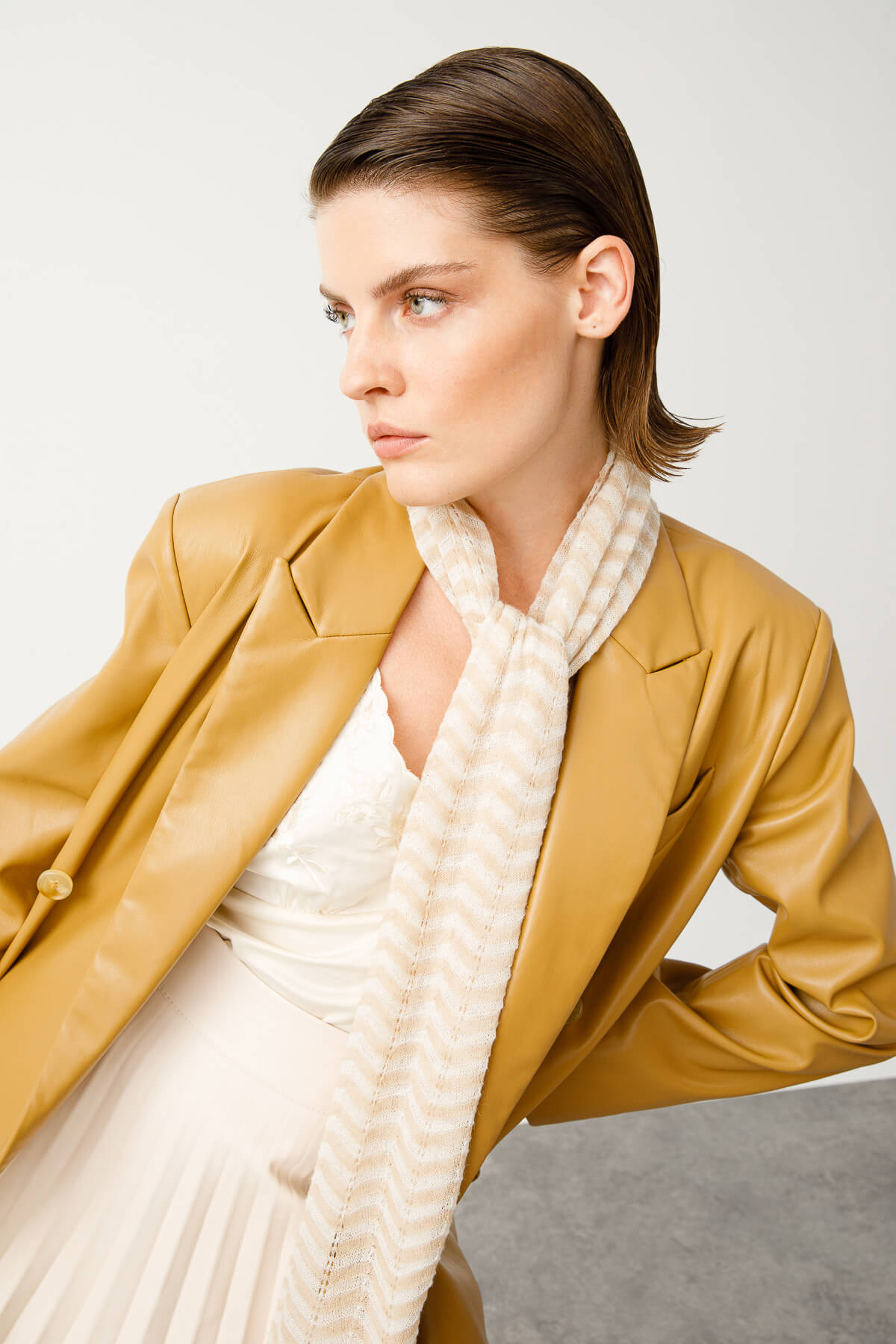 CYBELE SHAWL ECRU-BEIGE