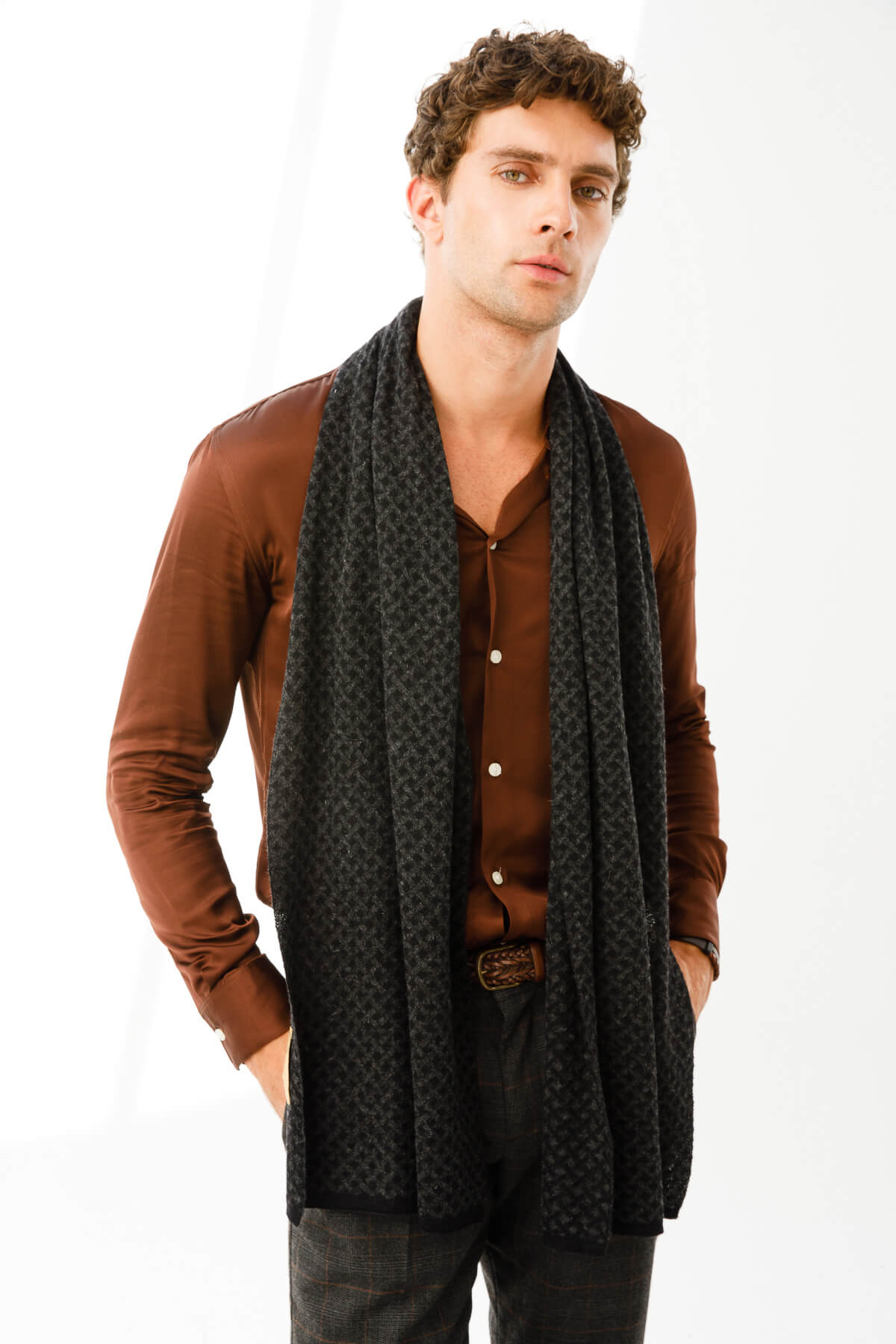 MEN HITTITE SCARF-GREY