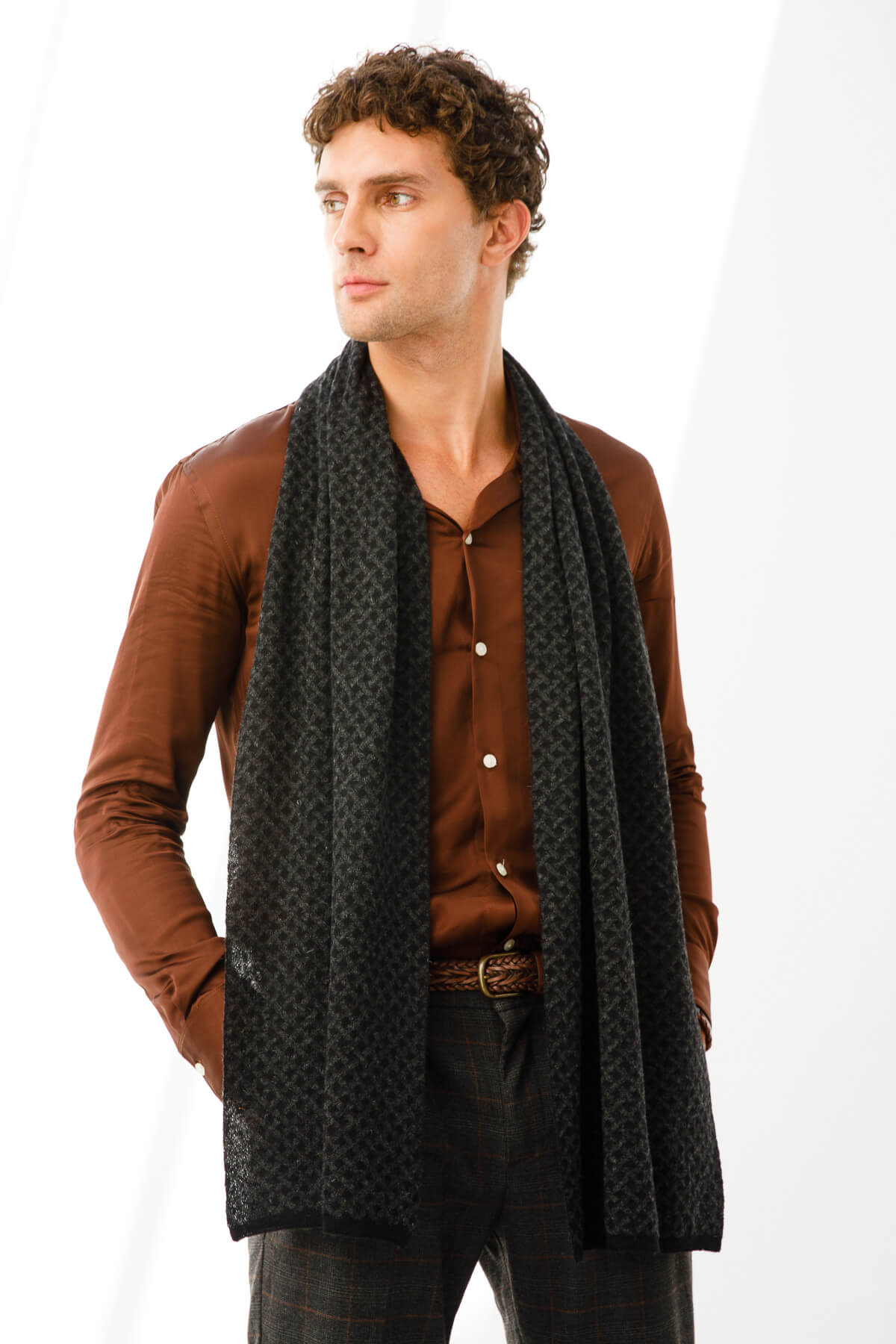 MEN HITTITE SCARF-GREY