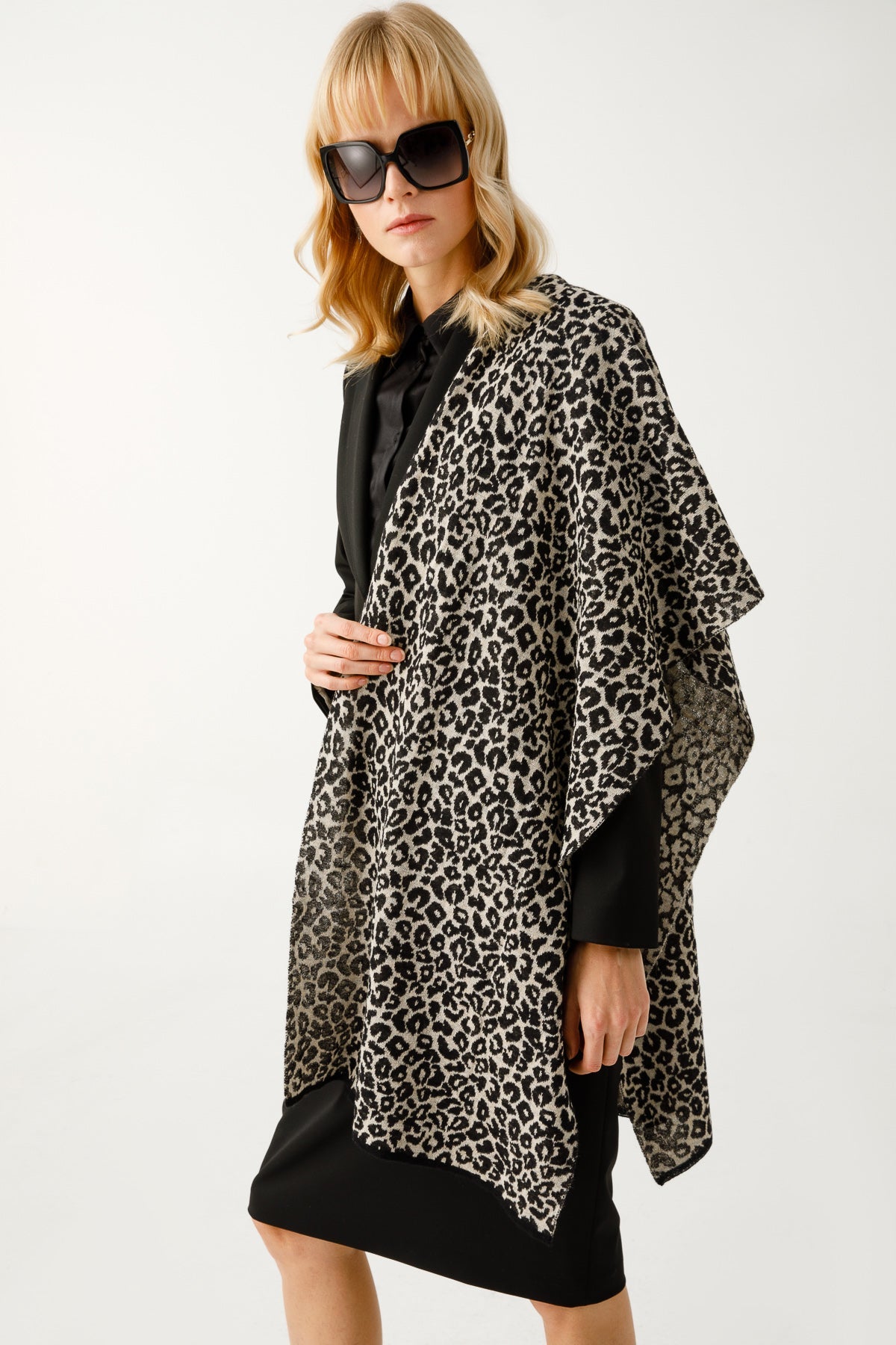 LEOPARD SHAWL BLACK-BEIGE