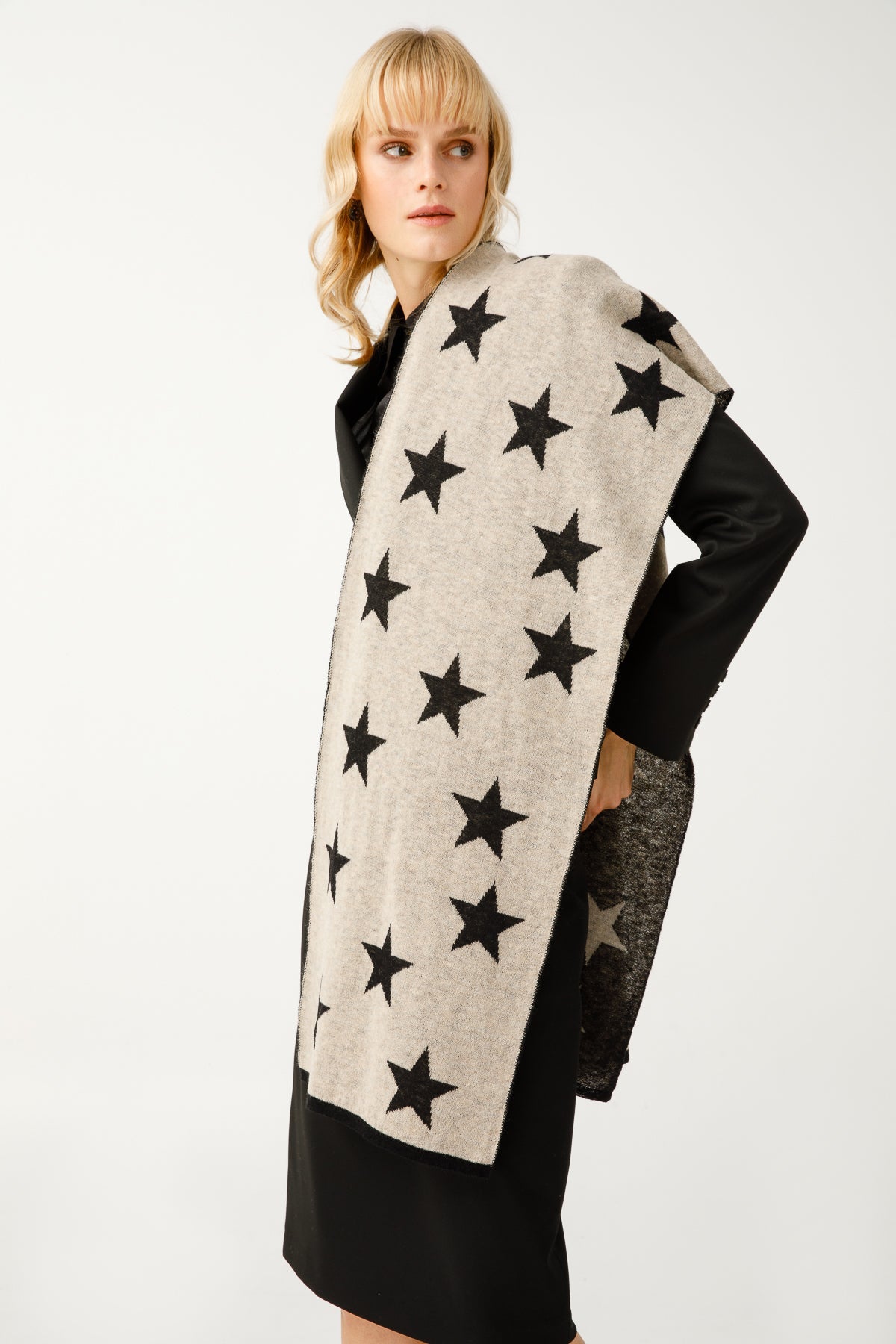 STAR SHAWL BLACK-BEIGE