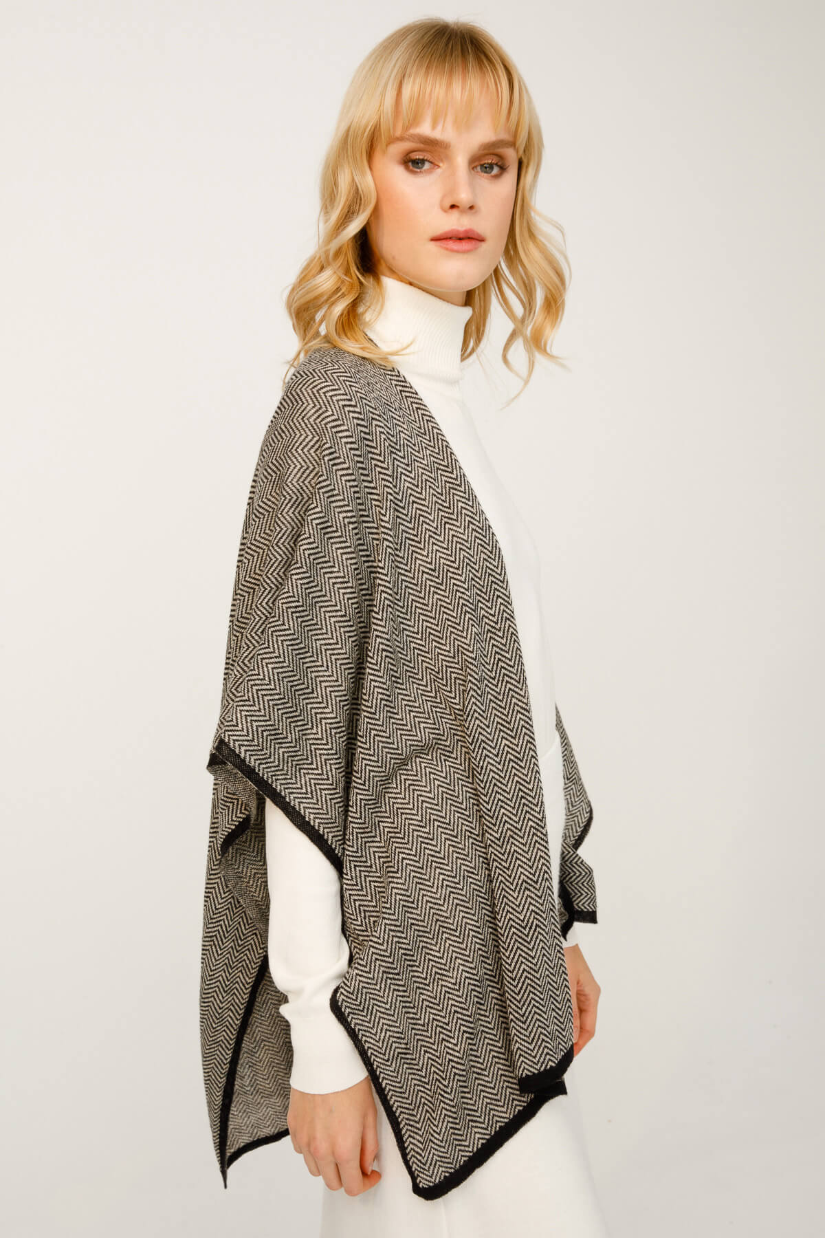 LYDIA STOLE BLACK-BEIGE