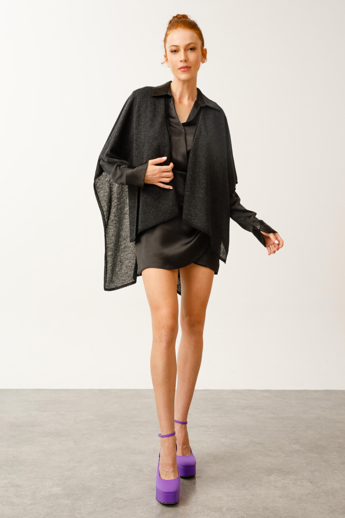 LYDIA STOLE BLACK-GREY