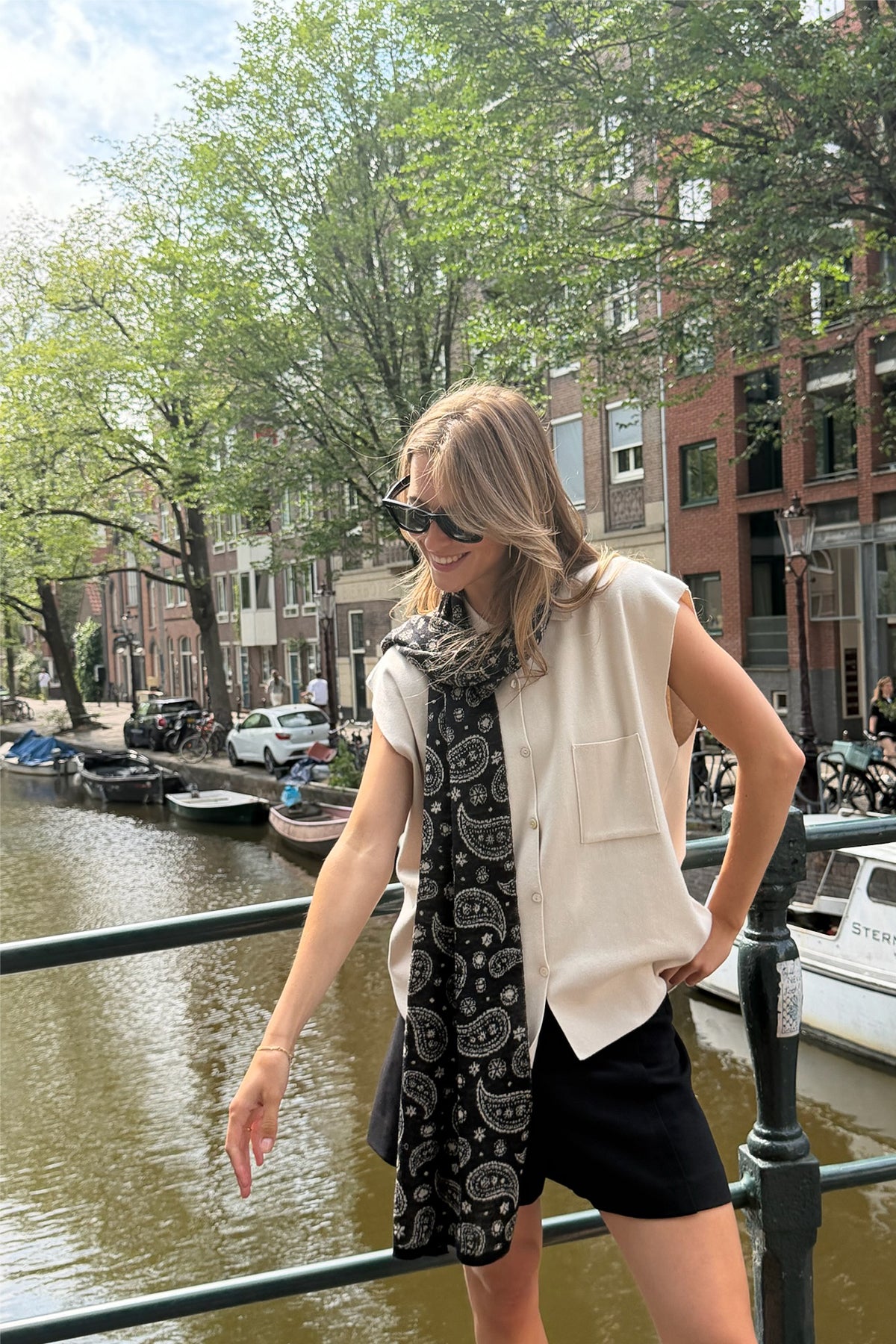 PATARA SHAWL BLACK-BEIGE