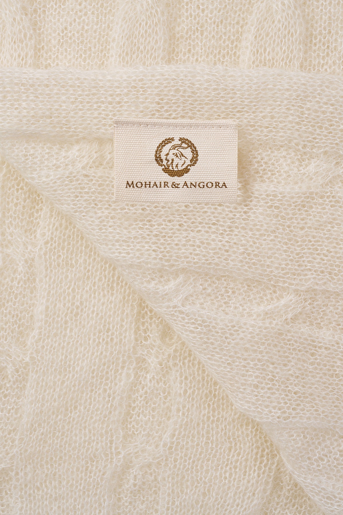 ARINNA ECRU-CABLE KNIT