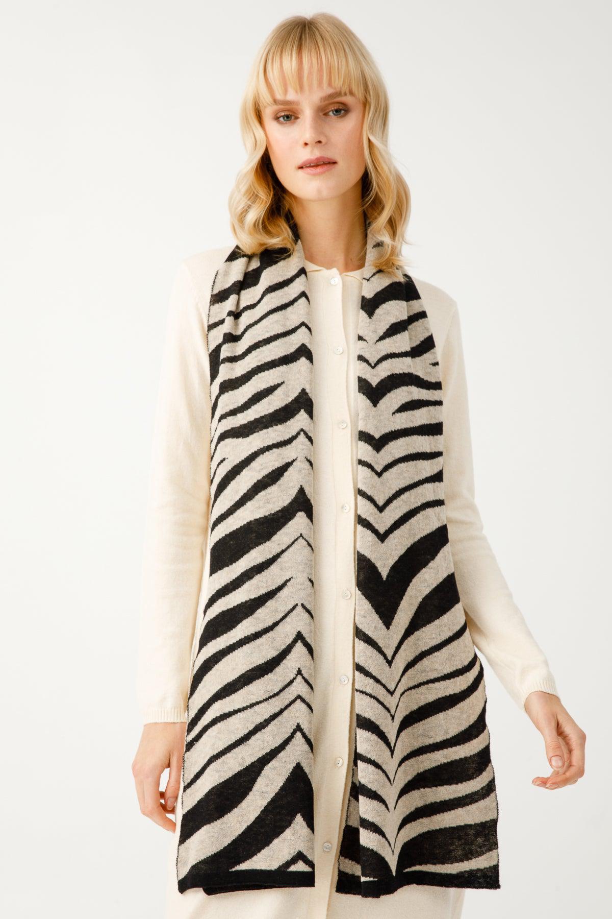 TIGER SHAWL BLACK-BEIGE