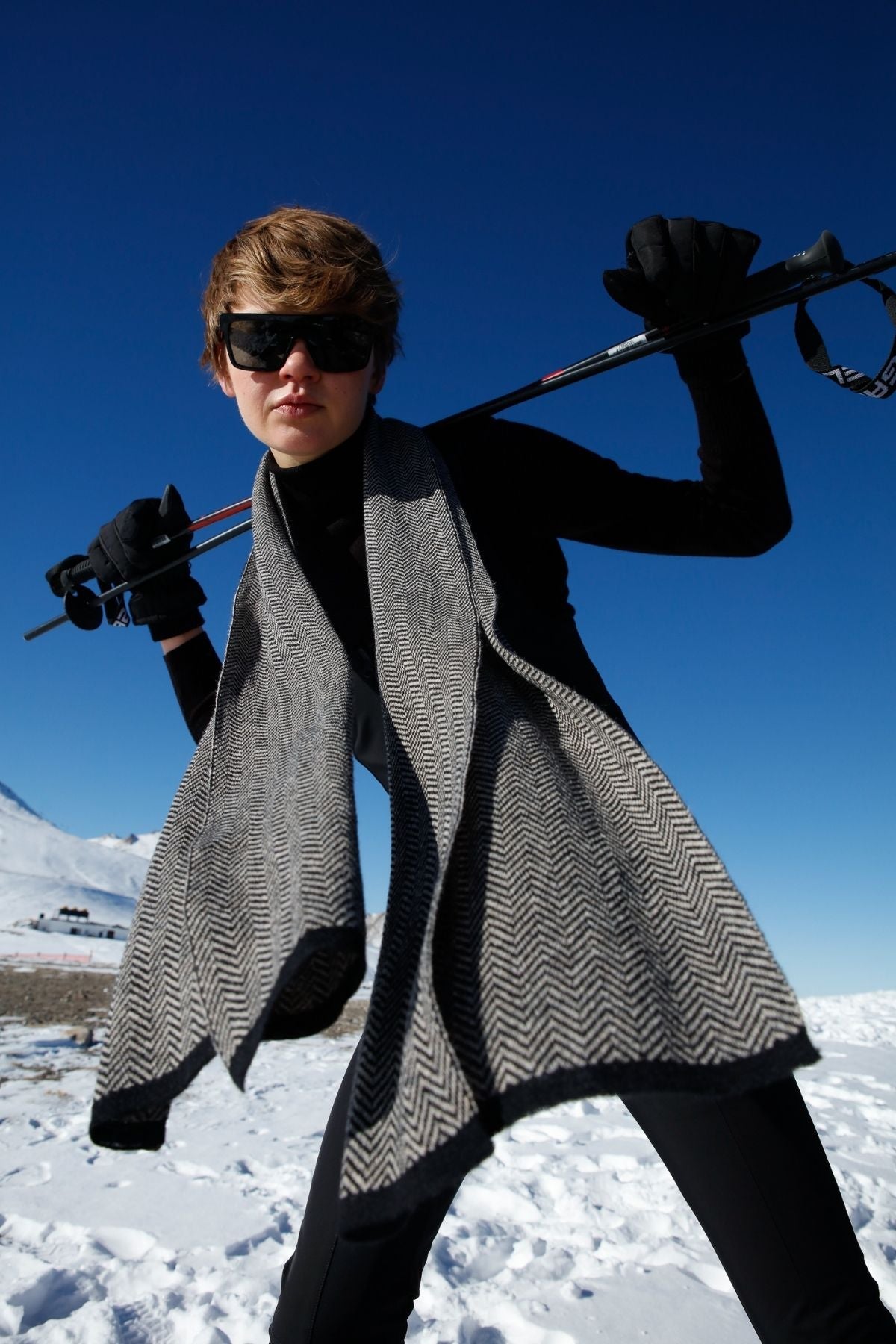 LYDIA SCARF BLACK-BEIGE