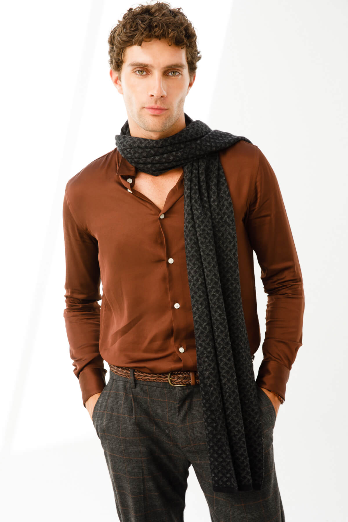 MEN HITTITE SCARF-GREY