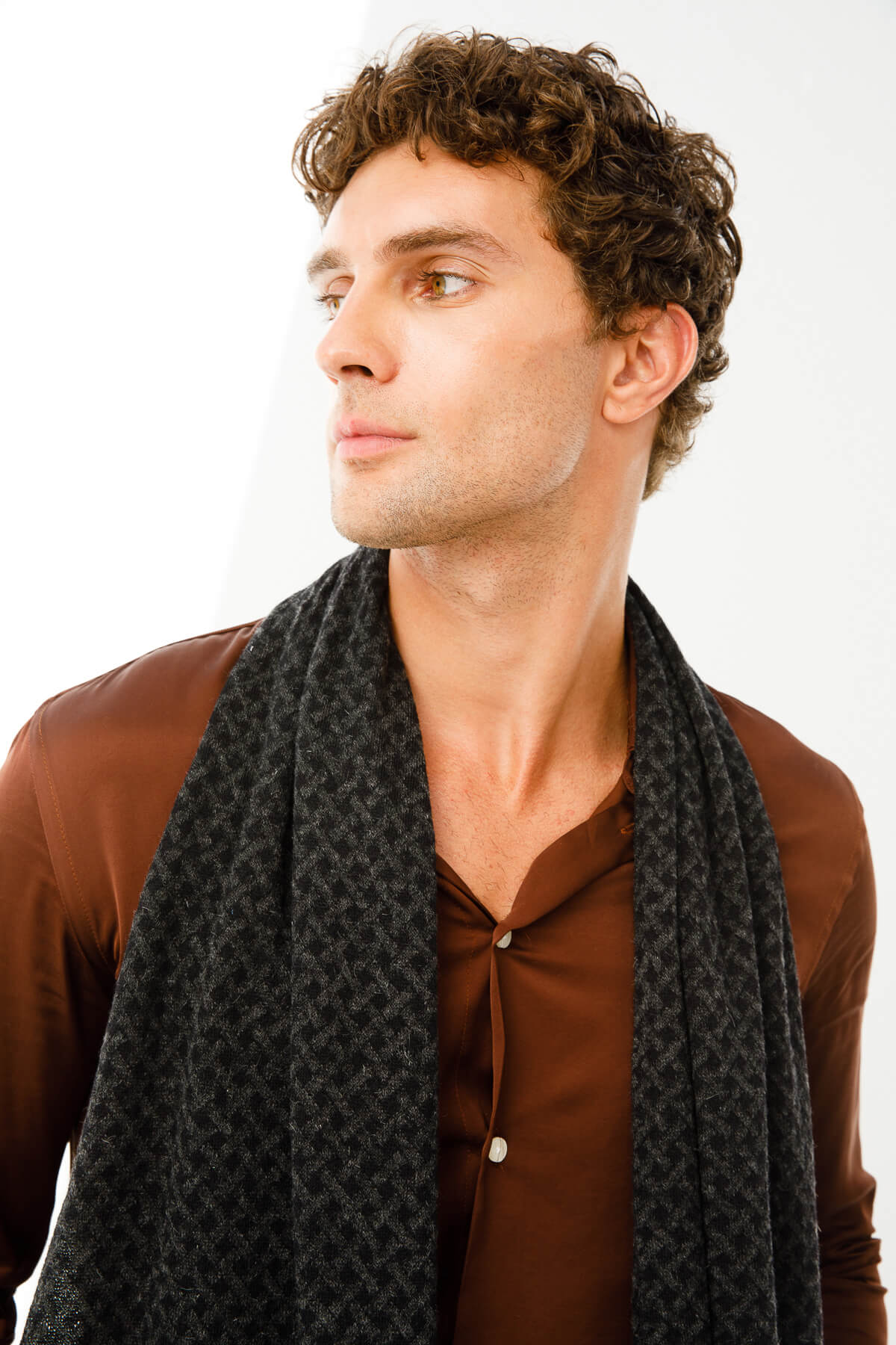 MEN HITTITE SCARF-GREY