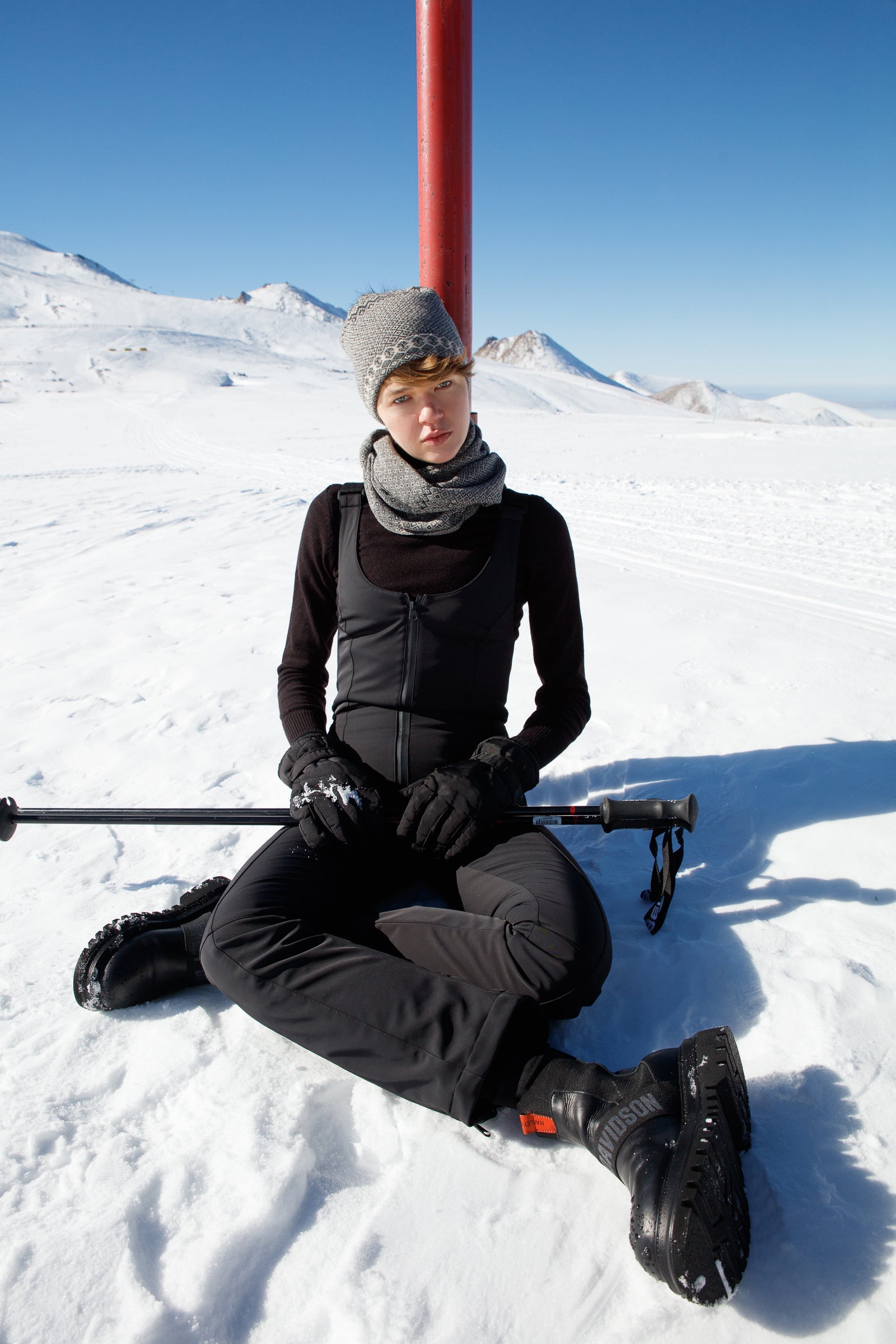 SNOWY HAT BLACK-BEIGE