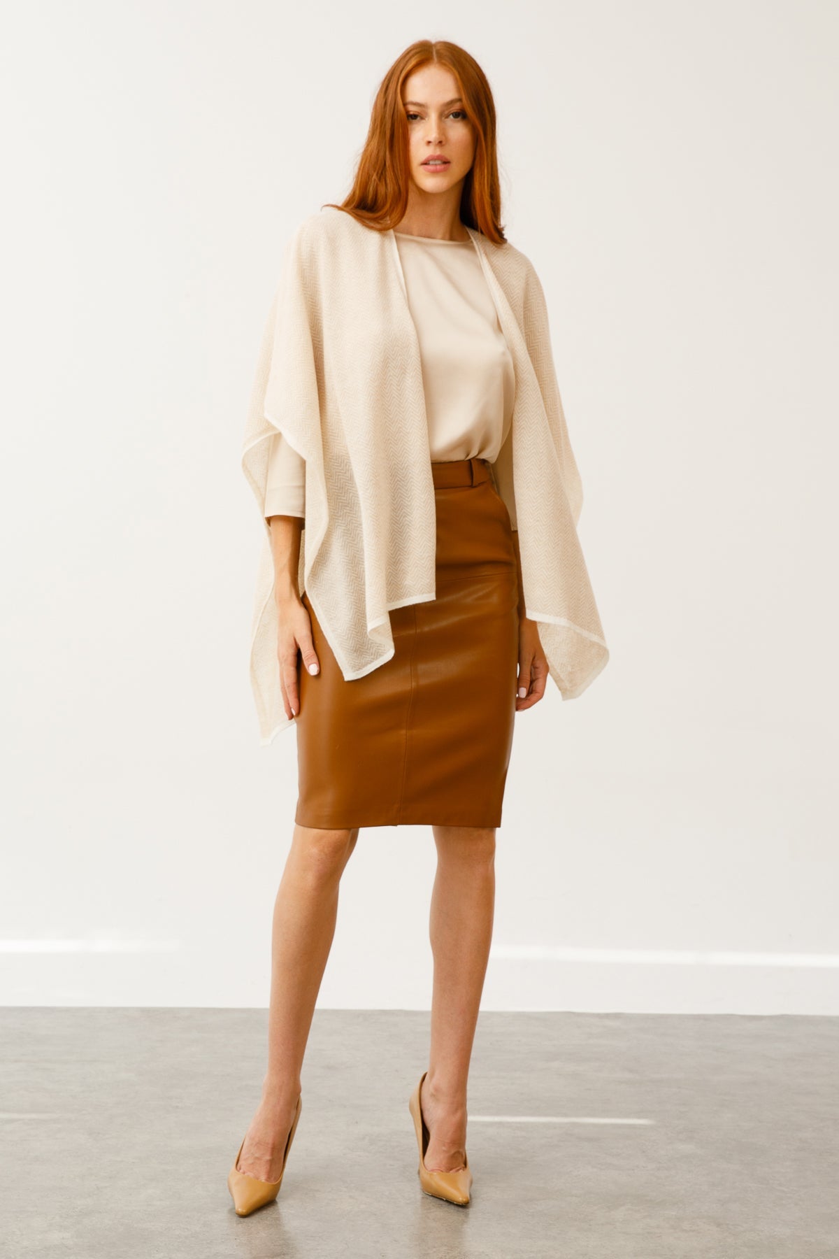 LYDIA STOLE ECRU-BEIGE