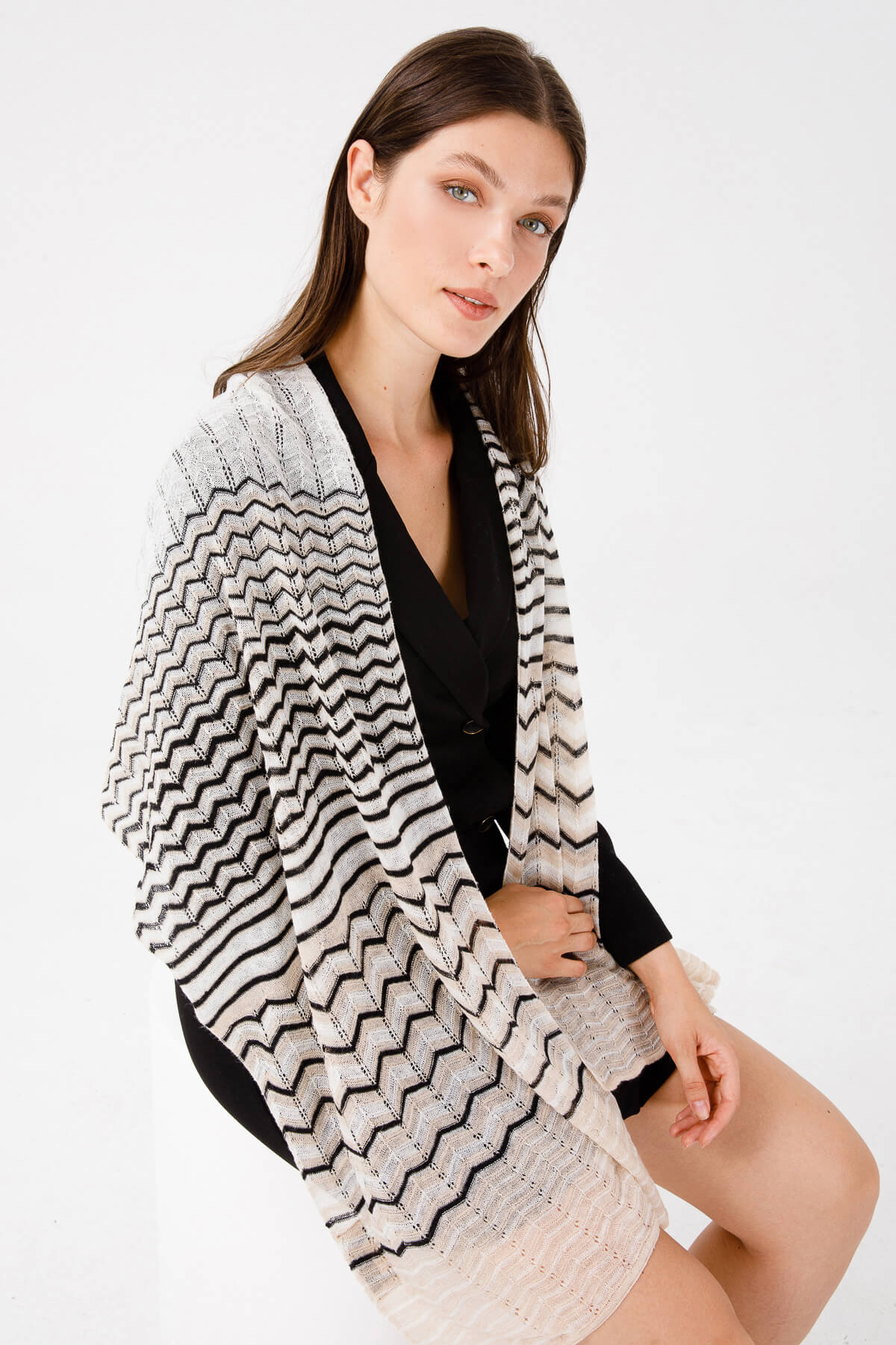 CYBELE SHAWL ECRU-BEIGE-BLACK