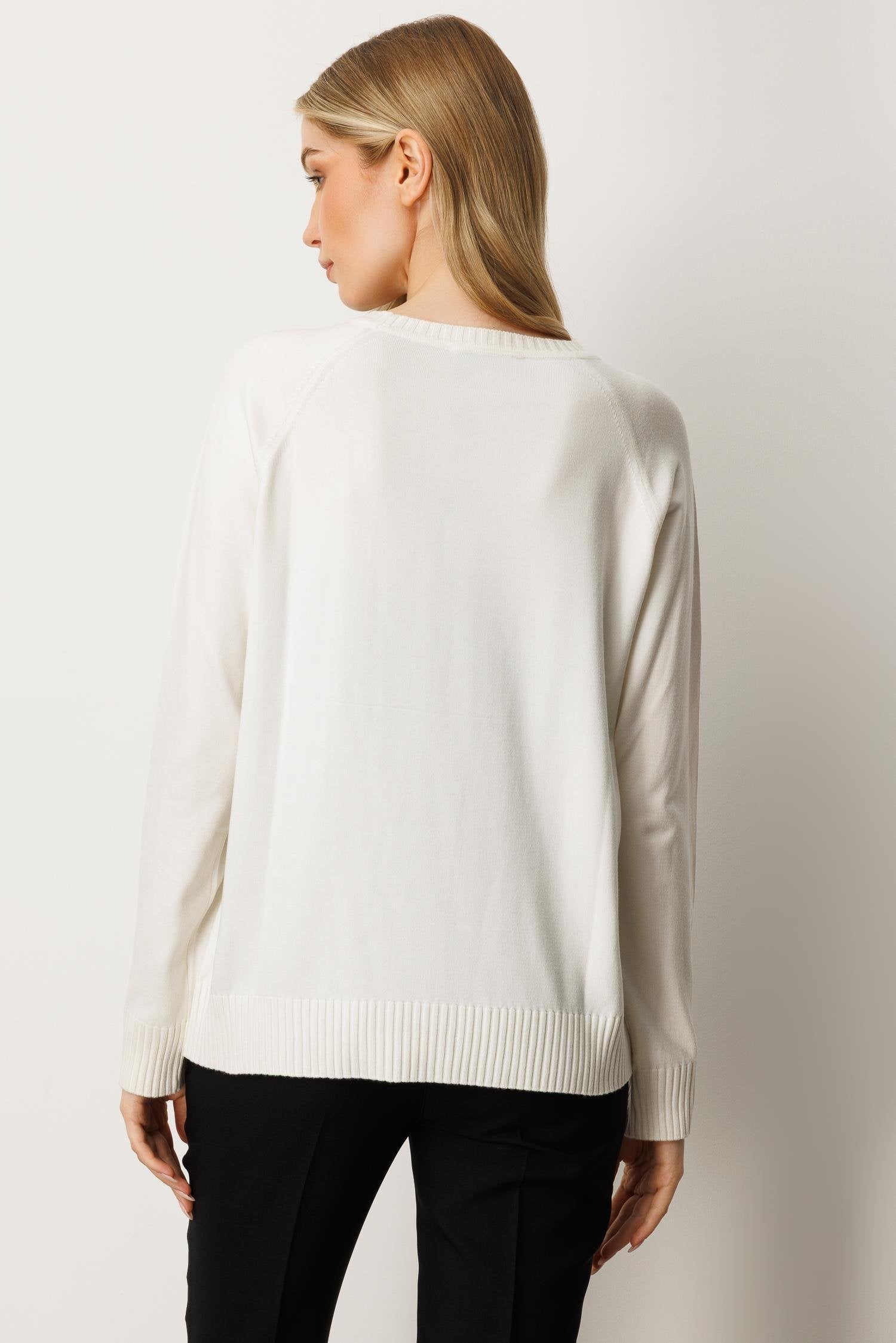 Long-Sleeve Crew Neck Knit Top - White